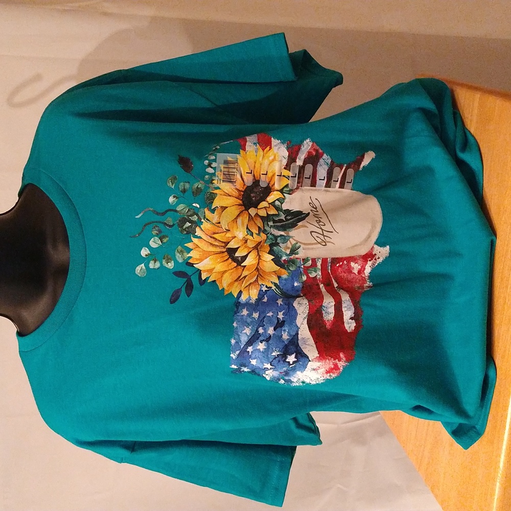 Ladies Brand new green shirt size L